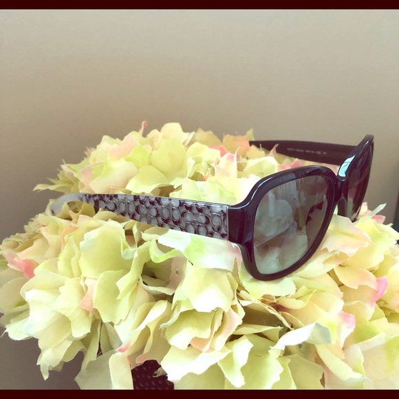 Coach Accessories - Coach sunglasses 🕶